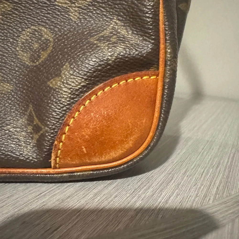 Louis Vuitton Monogram Nil Crossbody